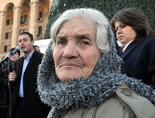 Participant of the refugees' protest action near the building of Georgian Parliament. Tbilisi, January 15, 2011. Courtesy: www.radiotavisupleba.ge, by Nodar Tshvirashvili


