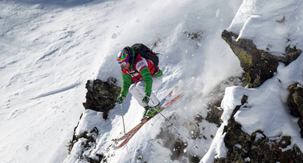 Aurelien Ducroz, Nissan Russian Adventure, Sochi. March 2011. Photo: C. Margot /www.freerideworldtour.com