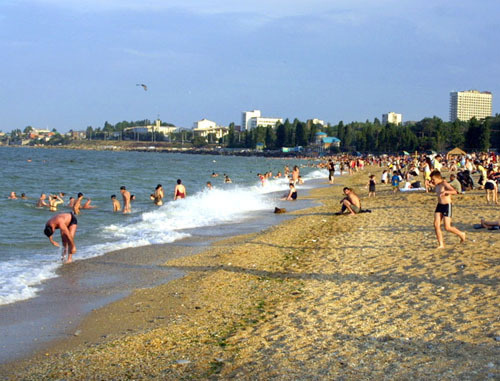 City beach in Makhachkala, Dagestan. Photo
by the "Caucasian Knot"