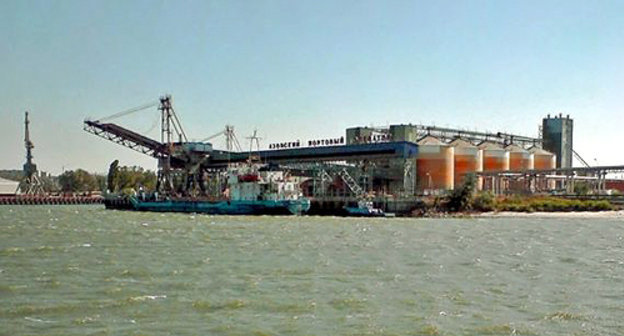 River Don, Azov Sea Port. September 2010.
Photo: www.azov.info