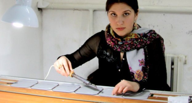 Assembly shop of wafers for solar modules at the "Volna" Scientific-Research Institute.
Dagestan, Derbent, March 14, 2011. Photo by the "Caucasian Knot"
