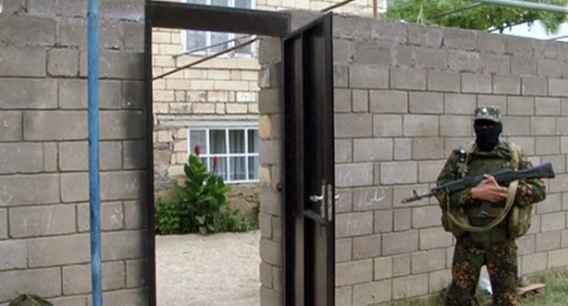 Investigative work in the village of Gedzhukh, Derbent district of Dagestan during which homemade explosives were discovered and neutralized. July 11, 2013. Photo by NAC, http://nac.gov.ru/