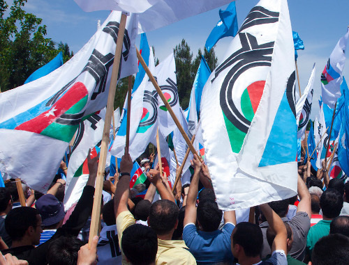 Flags of the Popular Front Party of Azerbaijan at opposition rally. Baku, 2012. Photo by Aziz Karimov for the ‘Caucasian Knot’. Flags of the Popular Front Party of Azerbaijan at opposition rally. Baku, 2012. Photo by Aziz Karimov for the ‘Caucasian Knot’.
