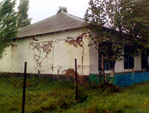 School building in Terechnoe village. Dagestan, Khasavyurt District. September 5, 2013. Photo by villager Lyuba Basharova. School building in Terechnoe village. Dagestan, Khasavyurt District. September 5, 2013. Photo by villager Lyuba Basharova.