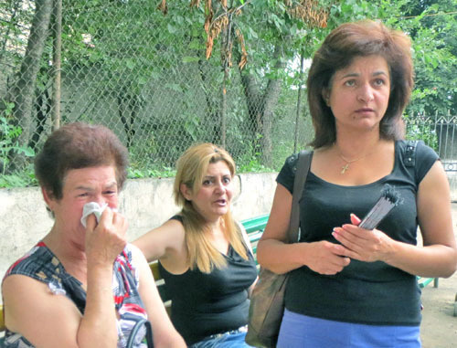 Goar Mnatsakanyan, mother of David Barsegyan (to the right), after her son had been found guilty, Nagorno-Karabakh, Stepanakert. July 23, 2013. Photo by Alvard Grigoryan for the “Caucasian Knot” Goar Mnatsakanyan, mother of David Barsegyan (to the right), after her son had been found guilty, Nagorno-Karabakh, Stepanakert. July 23, 2013. Photo by Alvard Grigoryan for the “Caucasian Knot”