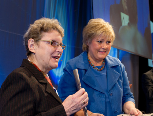 Svetlana Gannushkina (left) and Erna Solberg at the ceremony of the Sjur Lindebrækkes Award for democracy and human rights, Norway, Oslo. May 6, 2012. Photo by Tomas Moss, icu.no Svetlana Gannushkina (left) and Erna Solberg at the ceremony of the Sjur Lindebrækkes Award for democracy and human rights, Norway, Oslo. May 6, 2012. Photo by Tomas Moss, icu.no