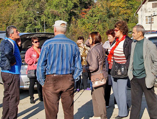 Kudepsta residents blocked the exit of heavy machinery. Sochi, October 23, 2013. Photo by Pavel Lemanov Kudepsta residents blocked the exit of heavy machinery. Sochi, October 23, 2013. Photo by Pavel Lemanov