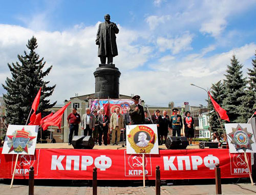 Mayday rallies held in Vladikavkaz. May 1, 2014. Photo by Emma Marzoeva for the "Caucasian Knot" Mayday rallies held in Vladikavkaz. May 1, 2014. Photo by Emma Marzoeva for the "Caucasian Knot"