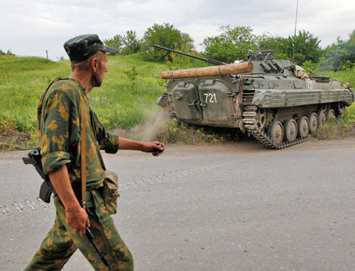 Armed man. Donbass. Photo: Russkaya Vesna (Russian Spring), http://rusvesna.su