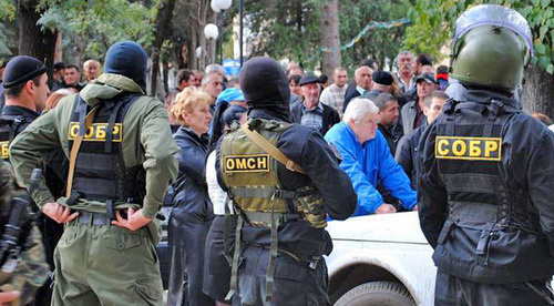 Detention of Pukhaev brothers. Tskhinval, June 11, 2014. Photo: RFE/RL http://www.ekhokavkaza.ru/ Detention of Pukhaev brothers. Tskhinval, June 11, 2014. Photo: RFE/RL http://www.ekhokavkaza.ru/