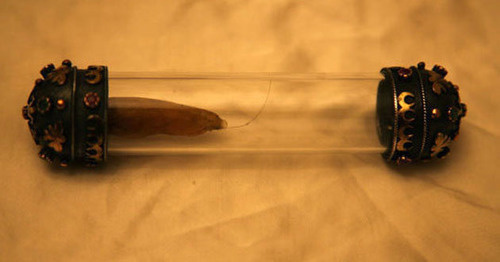 A hair of Prophet Muhammad. Photo courtesy of the Spiritual Administration of Muslims (SAM) of Dagestan A hair of Prophet Muhammad. Photo courtesy of the Spiritual Administration of Muslims (SAM) of Dagestan