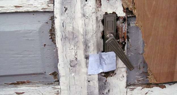The door of the house of the Avetisyan family has been sealed. Photo by Tigran Petrosyan for the "Caucasian Knot" The door of the house of the Avetisyan family has been sealed. Photo by Tigran Petrosyan for the "Caucasian Knot"
