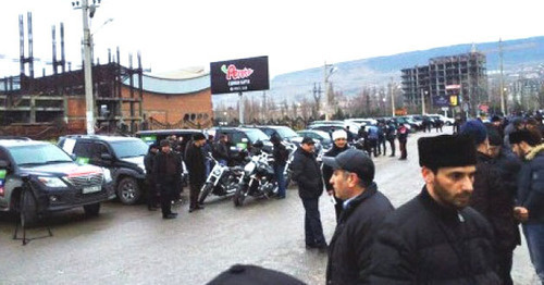 The participants of the motor rally Makhachkala-Simferopol. Makhachkala, January 29, 2015. Photo: M.Aliev http://dag.rus4all.ru/news/20150128/725690832.html