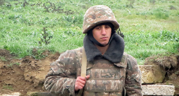 Soldier of NKR army in the front line. Photo by Alvard Grigoryan for the "Caucasian Knot"
