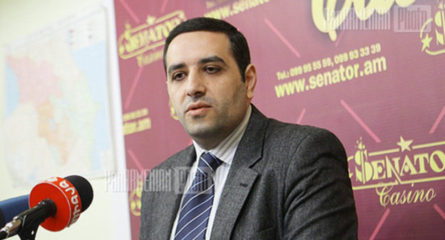 Press conference of Levon Ovsepyan, a Turkologist. Photo: PanARMENIAN Photo / Vahan Stepanyan, http://www.panarmenian.net/rus/photoset/1502/10922