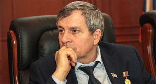 Chairman of the Chechen Parliament Dukuvakha Abdurakhmanov. Photo: press-service of the Parliament of Chechnya, http://www.parlamentchr.ru/press-centre/fotoreportazhi/1711-2014-167