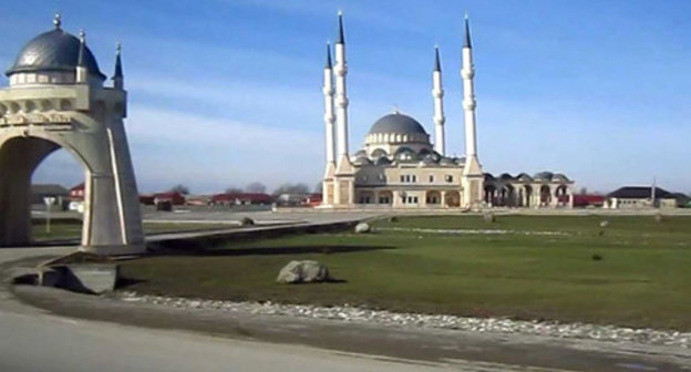 Mosque in the village of Djalka. Chechnya. Screenshot of a video by user antipovic http://www.youtube.com/watch?v=HfZ-aHdiIhU" Mosque in the village of Djalka. Chechnya. Screenshot of a video by user antipovic http://www.youtube.com/watch?v=HfZ-aHdiIhU"