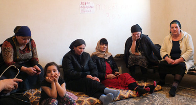 Ten persons participated in the hunger strike. Photo by Patimat Makhmudova for the "Caucasian Knot" Ten persons participated in the hunger strike. Photo by Patimat Makhmudova for the "Caucasian Knot"