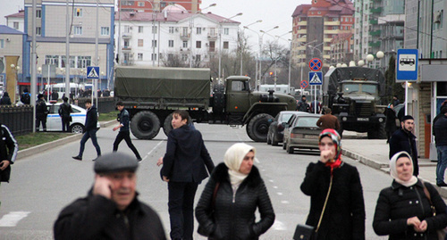 Military equipment in the streets of Grozny. Photo by Akhmed Aldebirov for the "Caucasian Knot"