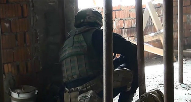 Special operation in Dagestan. Photo: http://nac.gov.ru/nakmessage/2015/05/09/nak-aktivnaya-faza-spetsoperatsii-v-makhachkale-zavershena-otkazavshiesya-sl-0.html Special operation in Dagestan. Photo: http://nac.gov.ru/nakmessage/2015/05/09/nak-aktivnaya-faza-spetsoperatsii-v-makhachkale-zavershena-otkazavshiesya-sl-0.html