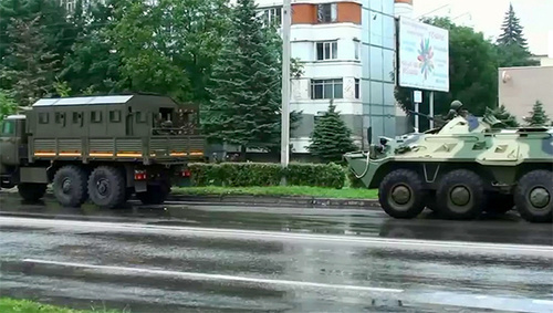 Special equipment in the streets of the city. Photo: http://nac.gov.ru/nakmessage/2015/07/02/v-khode-kto-v-nalchike-neitralizovany-dvoe-banditov.html