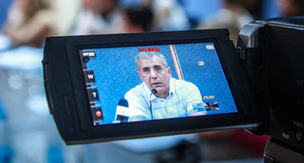Record of Intigam Aliev’s speech. Photo by Aziz Karimov for the ‘Caucasian Knot’. Record of Intigam Aliev’s speech. Photo by Aziz Karimov for the ‘Caucasian Knot’.