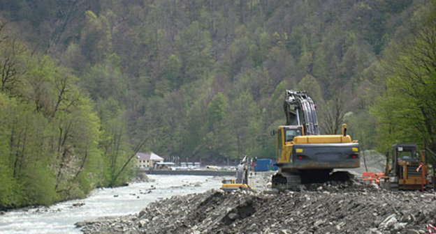 Olympic construction on the Mzymta River. Photo by the "Caucasian Knot"