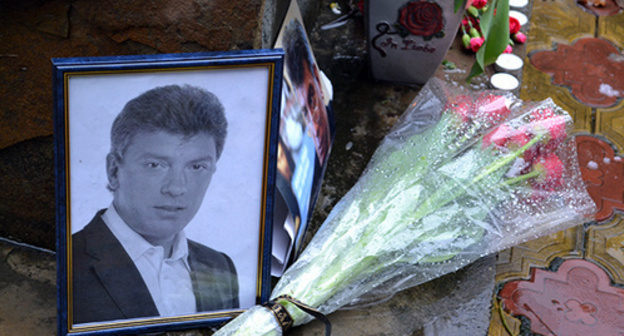 Flowers and Boris Nemtsov's photo at the Memorial to victims of political repressions. Photo by Svetlana Kravchenko for the ‘Caucasian Knot’