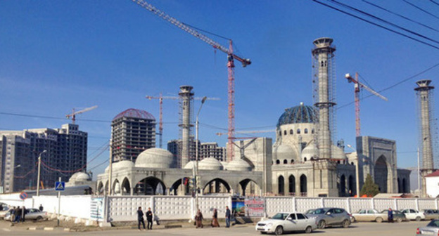Construction of the mosque in Shali. Photo by Magomed Magomedov for the "Caucasian Knot"