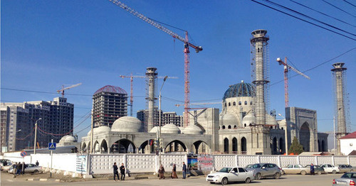 Construction of the mosque in Shali. Photo by Magomed Magomedov for the "Caucasian Knot"