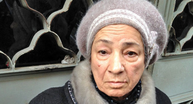 The mother of journalist Rauf Mirkadyrov. Baku, November 2015. Photo by Parvana Bayramova for the "Caucasian Knot"