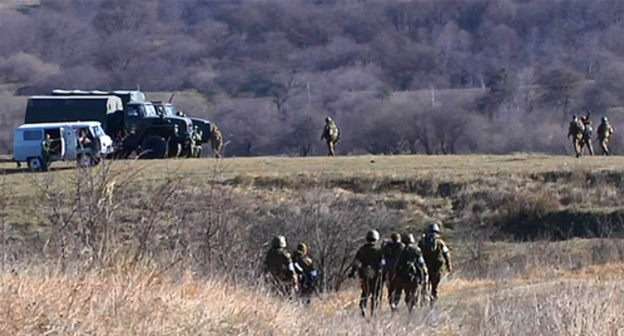 The law enforcers during CTO. Photo: http://nac.gov.ru/nakmessage/2015/11/25/v-nalchike-neitralizovany-14-boevikov-polnostyu-unichtozhena-krupnaya-banda-i-.html The law enforcers during CTO. Photo: http://nac.gov.ru/nakmessage/2015/11/25/v-nalchike-neitralizovany-14-boevikov-polnostyu-unichtozhena-krupnaya-banda-i-.html