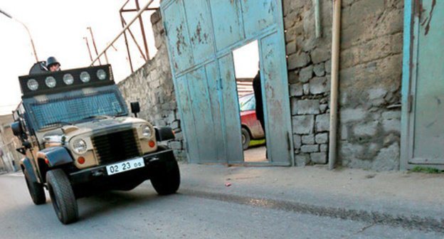 The village of Nardaran is densely surrounded by power agents. December 1, 2015. Photo by Aziz Karimov for the "Caucasian Knot" The village of Nardaran is densely surrounded by power agents. December 1, 2015. Photo by Aziz Karimov for the "Caucasian Knot"