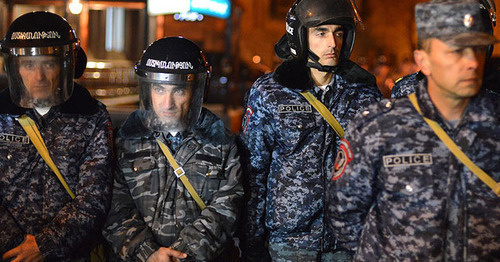Policemen during protest action, Yerevan, December 2015. Photo: http://www.panarmenian.net/ Policemen during protest action, Yerevan, December 2015. Photo: http://www.panarmenian.net/
