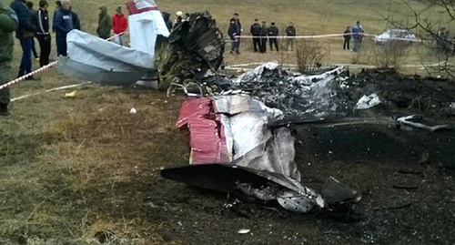 Aircraft fragments after the accident in Stavropol Territory. Photo: the Cossack village of Suvorovskaya, http://bloknot-stavropol.ru/news/upavshiy-na-stavropole-samolet-letel-nezakonno-674880