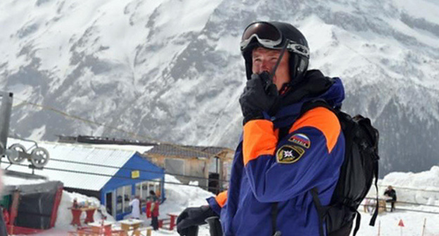 Rescuer of the Ministry for Emergencies (MfE). Photo: https://www.facebook.com/mchscrimea/photos/a.674675142594536.1073741828.674655929263124/1029894033739310/?type=3&theater