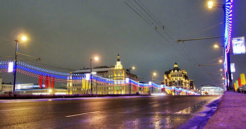 Bolshoy Moskvoretsky Bridge, a view near the Malaya Ordynka Street, where Nemtsov lived. Photo: Alessio Damato https://ru.wikipedia.org/