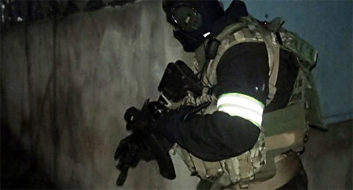 Law enforcement agent during CTO. Photo: http://nac.gov.ru/nakmessage/2016/01/16/v-nalchike-v-chastnom-dome-blokirovan-bandit.html Law enforcement agent during CTO. Photo: http://nac.gov.ru/nakmessage/2016/01/16/v-nalchike-v-chastnom-dome-blokirovan-bandit.html