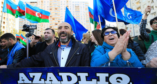 Participants of the ‘Musavat’ party rally, Baku, October 25, 2015. Photo by Aziz Karimov for the ‘Caucasian Knot’. Participants of the ‘Musavat’ party rally, Baku, October 25, 2015. Photo by Aziz Karimov for the ‘Caucasian Knot’.