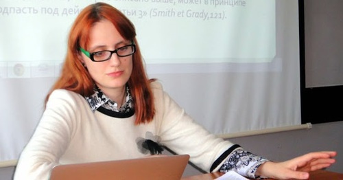 Olga Gnezdilova, the advocate of the Foundation "Legal Initiative". Photo: https://article20.org/news/v-khode-obyska-po-delu-golosa-sledovatel-vytolkal-advokata-z Olga Gnezdilova, the advocate of the Foundation "Legal Initiative". Photo: https://article20.org/news/v-khode-obyska-po-delu-golosa-sledovatel-vytolkal-advokata-z