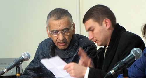 Dilkham Askerov (to the left) with his advocate Erik Beglaryan. Photo by Alvard Grigoryan for the "Caucasian Knot" Dilkham Askerov (to the left) with his advocate Erik Beglaryan. Photo by Alvard Grigoryan for the "Caucasian Knot"