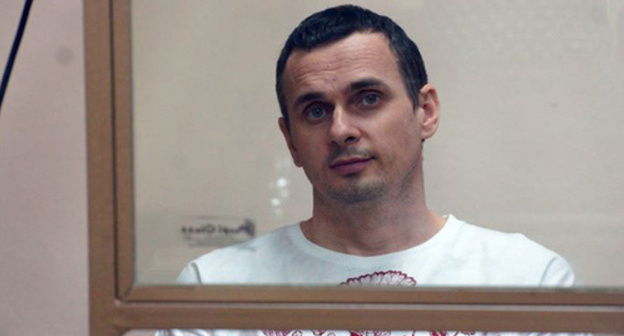 Oleg Sentsov, a Ukrainian film director, during the court session in Rostov-on-Don. Photo: Anton Naumlyuk, http://www.svoboda.org/content/article/27174113.html Oleg Sentsov, a Ukrainian film director, during the court session in Rostov-on-Don. Photo: Anton Naumlyuk, http://www.svoboda.org/content/article/27174113.html
