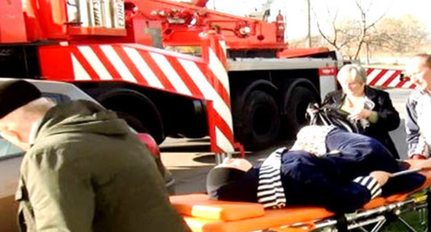 Inna Blenaova is being taken to hospital after special operation, Nalchik, November 10, 2015. Photo: http://nac.gov.ru