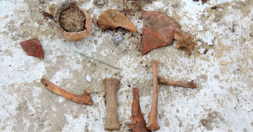 Artifacts found at the place of construction of Alexander Nevsky Cathedral. Photo: Evgeny Kruglov. 