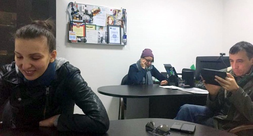 Journalists detained in Grozny, February 19, 2016. Photo: Facebook.com/Hedasaratova