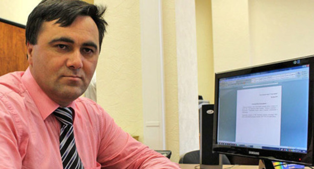 Ruslan Gereev, the coordinator of the regional executive committee of the All-Russia People's Front (ONF) in Dagestan. Photo: Federal Lezghi National and Cultural Autonomy http://flnka.ru/aktualnoe/3986-kadry-reshayut-vse.html" class="main_article_image
