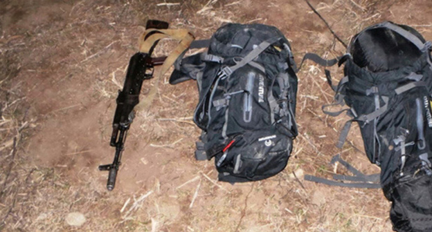 Personal items and weapons belonged to the killed persons. Photo: http://nac.gov.ru/kontrterroristicheskie-operacii/v-hode-specoperacii-v-dagestane-neytralizovany.html Personal items and weapons belonged to the killed persons. Photo: http://nac.gov.ru/kontrterroristicheskie-operacii/v-hode-specoperacii-v-dagestane-neytralizovany.html