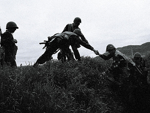 Armenian soldiers in Nagorno-Karabakh (1994). Photo by http://ru.wikipedia.org
