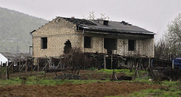 A house in Martakert after the escalation of the conflict. © SPUTNIK/ ASATUR YESAYANTS, http://www.sputnikarmenia.ru/photo/20160403/2731186.html A house in Martakert after the escalation of the conflict. © SPUTNIK/ ASATUR YESAYANTS, http://www.sputnikarmenia.ru/photo/20160403/2731186.html