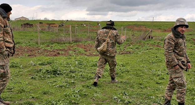 Soldiers of the NKR army near Martakert City in Artsakh. April 4, 2016. Photo: © PAN Photo / Vahan Stepanyan Soldiers of the NKR army near Martakert City in Artsakh. April 4, 2016. Photo: © PAN Photo / Vahan Stepanyan